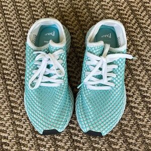 Adidas blue netted tennis shoes
